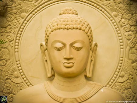 De Volledig Verlichte Boeddha (samma sambuddha).