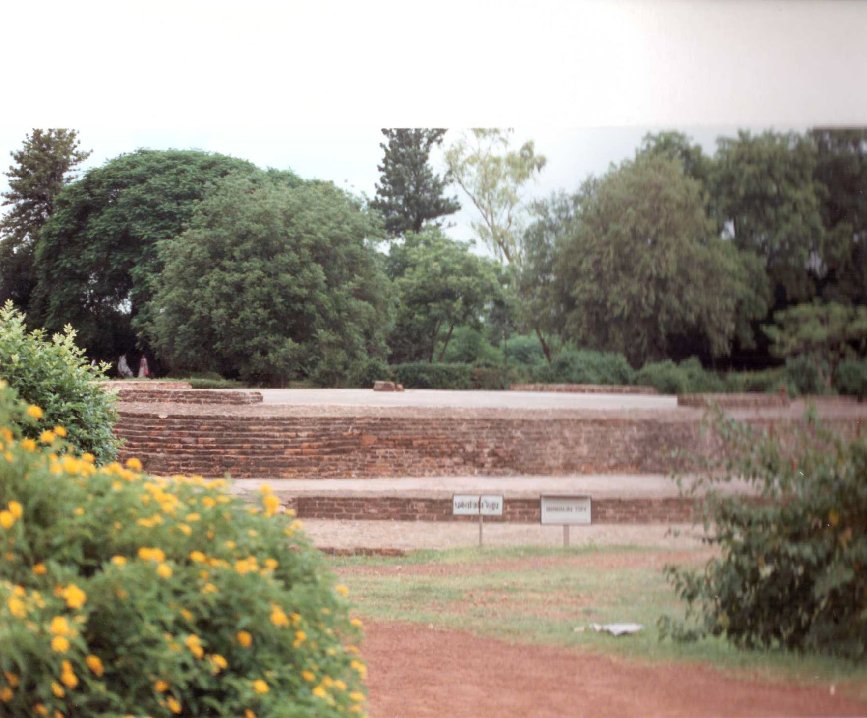 De Dharmaradjika Stupa markeert de plek waar de Boeddha voor het eerst predikte.